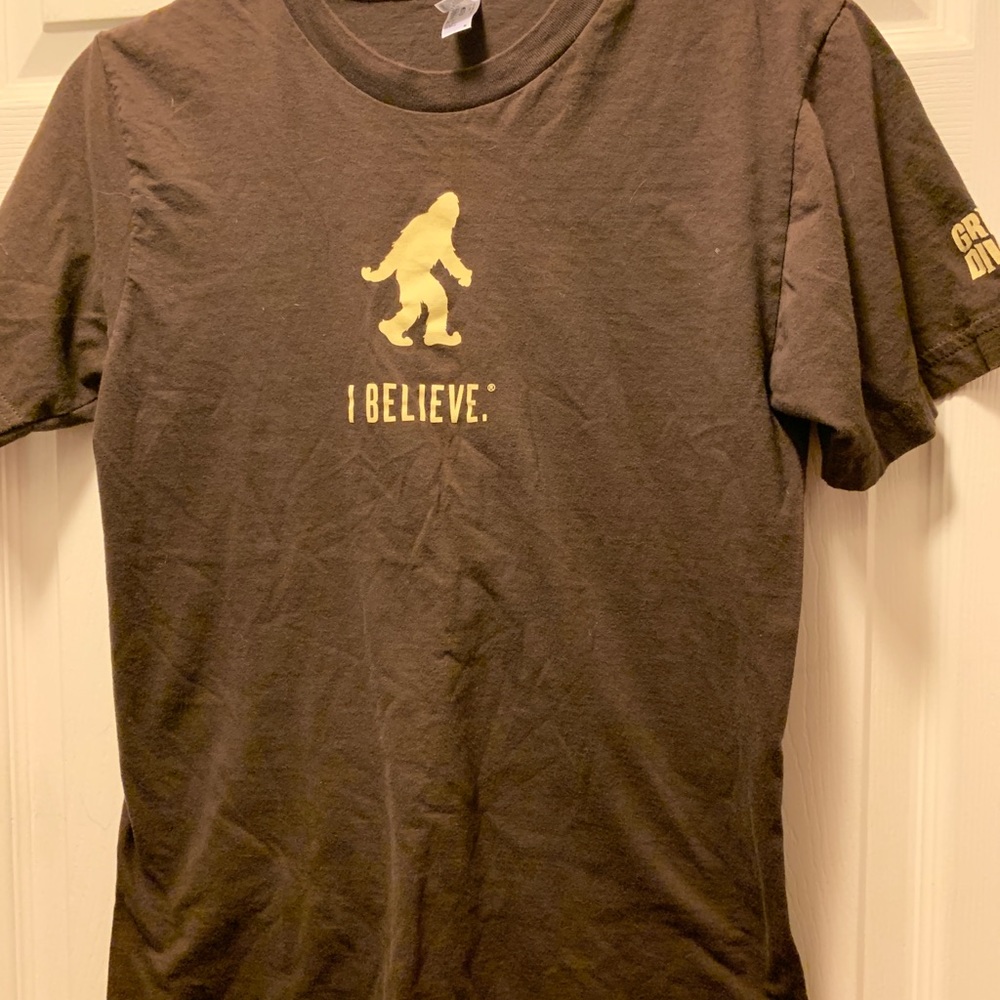 Yeti T-shirt small